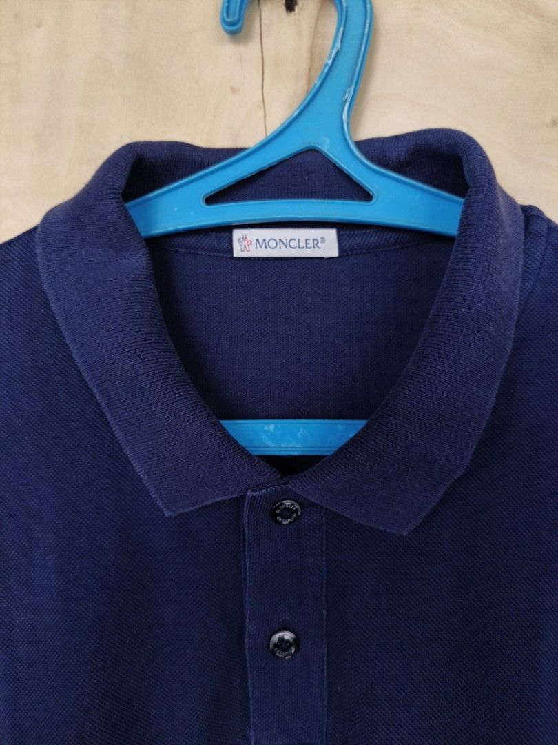 Moncler polo shirt (Category: Tshirts & Polo Shirts ) located in La Carlota. Submitted by a_leam_art (Listing ID 1459779779, Image 3). Description: Embroidered patch logo 📍Dimes: W19 x L27 📍Condition: Excellent (as new) 📍Issue: --- 📍Color rate: 10/10 FREE SHIPPING ON THE GIVEN PRICE.