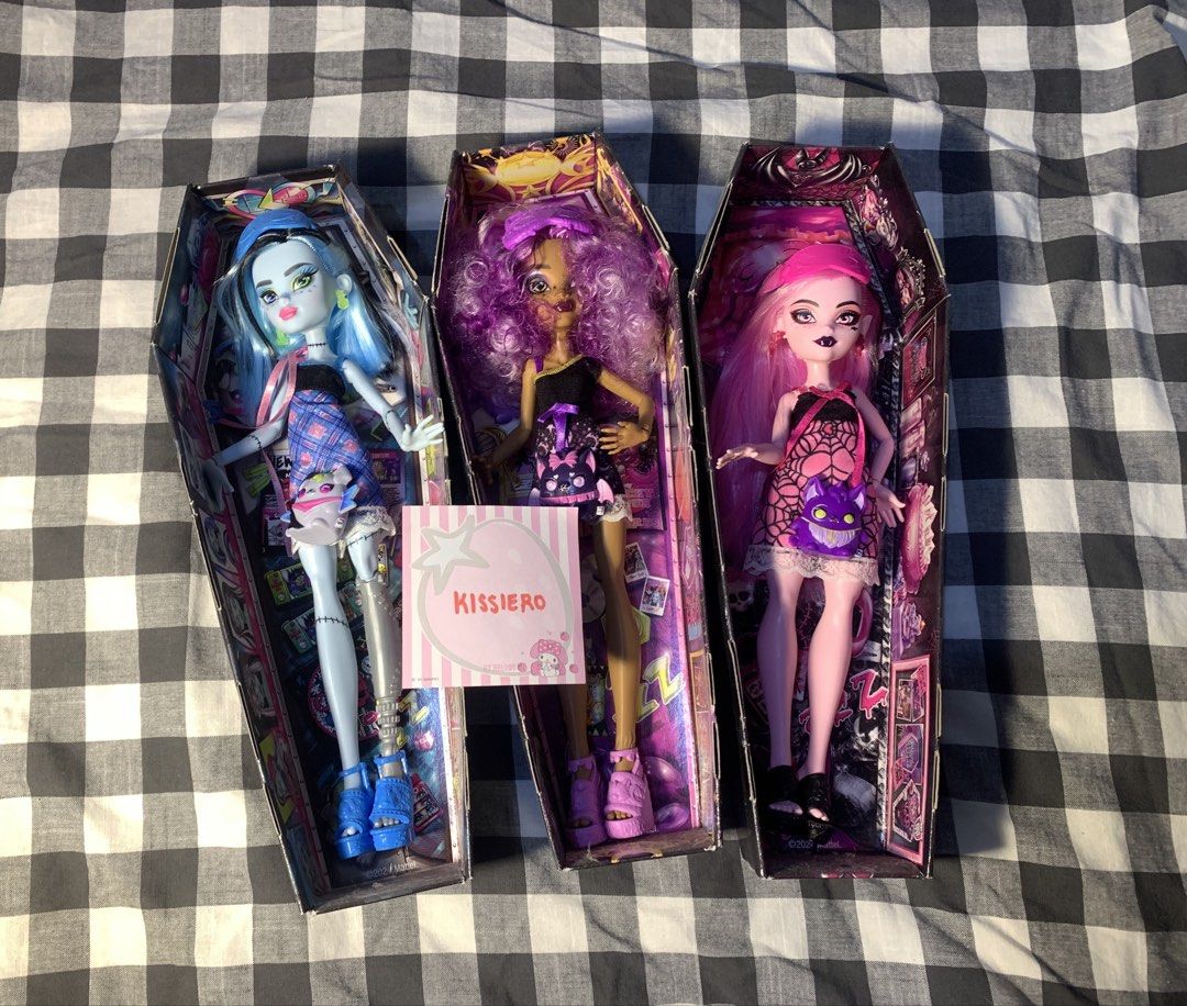 Monster High Buried Secrets (Category: Figurines & Statues) located in General Trias. Submitted by kissiero (Listing ID 1459868131, Image 1). Description: — Displayed only — Has only been displayed on a shelf and kept safely — Complete and well-kept overall — Frankie’s pet has some stains ᯓ★ rfs: need funds for school ᯓ★ mop: GCash only ᯓ★ mod: Lalamove / LBC Strictly sold as a bundle only, not sold separately. 🫶🏻 If you’re interested, I’d be m