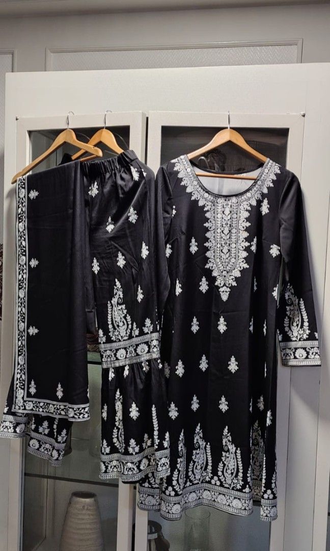 Moving out Sale (Category: Dresses) located in Manila. Submitted by neetu.nilishi333 (Listing ID 1459782281, Image 1). Description: indian formal suit.