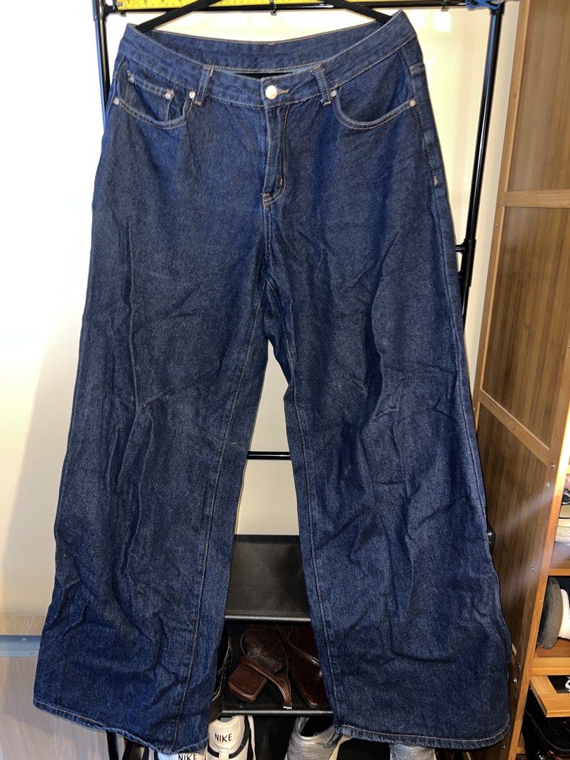 Museara Wide Leg Denim Jeans Size 30 (Category: Jeans) located in Mandaluyong City. Submitted by chelseayb47224 (Listing ID 1459817689, Image 1). Description: - Brand: Museara - Style: Wide leg jeans - Wash: Dark wash - 5-pocket style, button and zip closure - Origin: Made in China - Occasion: Great for a relaxed, casual look - Versatility: A versatile piece for your wardrobe.