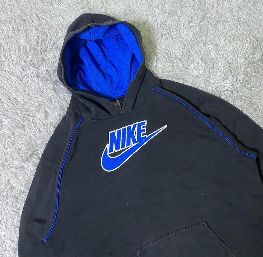 N1ke Blue Script Hoodie ( Embroidered Script ) (Category: Coats, Jackets and Outerwear) located in Manila. Submitted by 14hunn1d_ (Listing ID 1459767237, Image 2). Description: N1ke Blue Script Hoodie ( Embroidered Script ) Width: 21 Length: 25.5 Issue: Scratch, Hole ( Bottom Part but not pierced through ) Mine: 549.