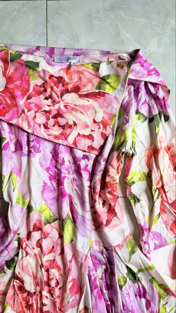 NARACAMICIE Floral Print Top (Category: Others Tops) located in General Santos City (Dadiangas). Submitted by ssssshhhhhhhhh (Listing ID 1459743992, Image 2). Description: - NARACAMICIE top - Vibrant floral print - Unique draped neckline - Ruffled hem - Made in Italy - Perfect for dressing up or down - Pairs well with jeans or skirts.