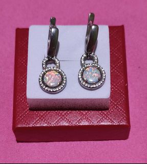 (Category: ) located in . Submitted by kr_bowtique (Listing ID 1459786806, Image 1). Description: .
