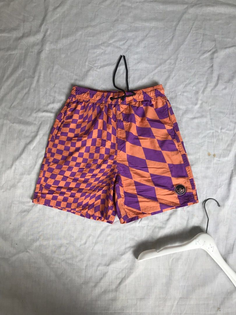 NEFF Trunk Short (Category: Shorts) located in San Fernando. Submitted by ramjames18 (Listing ID 1459751813, Image 2). Description: •NEFF Trunk Short🔥 -Excellent Condition -10/10 Color Rate -Super Stretch / Quickdry with 3-Pockets -Medium(28-32 waistlines) -L:16.5” Pm sa interested! 📥📥.