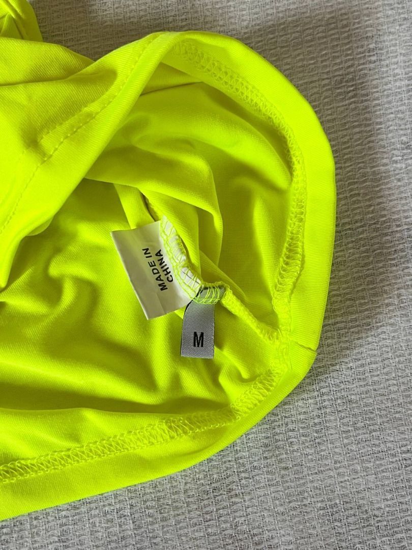 Neon Yellow Tank Top (Category: Sleeveless) located in Caloocan City. Submitted by fishfilei (Listing ID 1459782775, Image 3). Description: Details: • Vibrant neon yellow tank top • Brand new, never worn! • Ideal for night outs, festivals, or costume parties 🌟 • Size on tag: M Mode of Payment (MOP): • GCash • BDO / BPI / Metrobank • Bank transfer via QR code Mode of Delivery (MOD): • J&T • Lalamove / Grab Express Reason for Selling (RFS): • Decl