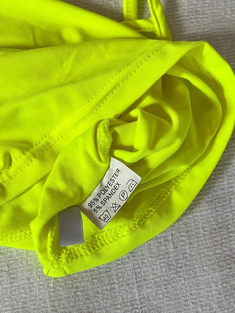 Neon Yellow Tank Top (Category: Sleeveless) located in Caloocan City. Submitted by fishfilei (Listing ID 1459782775, Image 2). Description: Details: • Vibrant neon yellow tank top • Brand new, never worn! • Ideal for night outs, festivals, or costume parties 🌟 • Size on tag: M Mode of Payment (MOP): • GCash • BDO / BPI / Metrobank • Bank transfer via QR code Mode of Delivery (MOD): • J&T • Lalamove / Grab Express Reason for Selling (RFS): • Decl