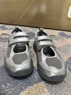 （分類：）位於 。 由 kw1112_secondhand 提交（商品編號 1459779718，圖片 1）。簡介： 。