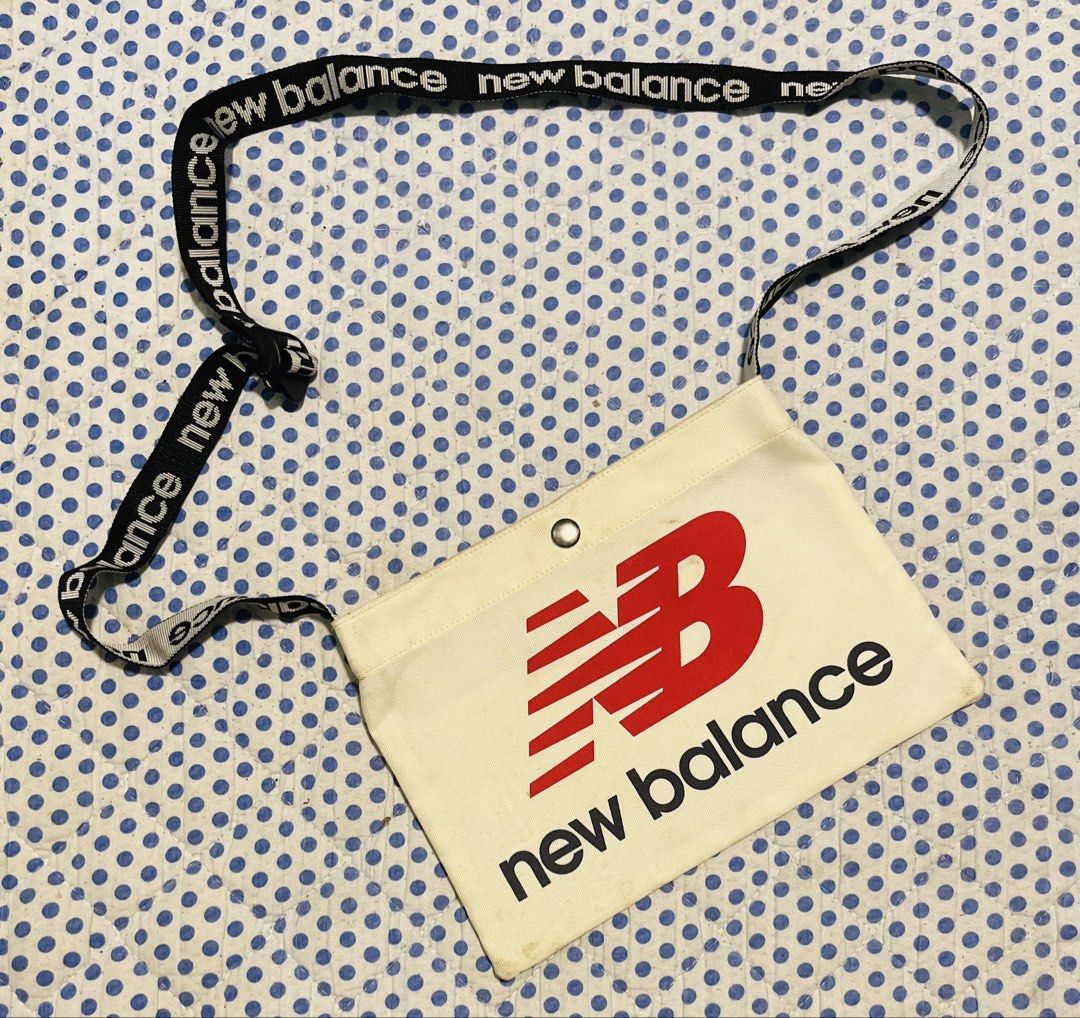 New Balance Sling Bag (Category: Sling Bags) located in Navotas City. Submitted by y2kikaystuff (Listing ID 1459858034, Image 1). Description: New Balance Sling Bag With Mini Compartment Not ukay Personal item from Japan No issue Need wash Madumi lang From 600 down to 400 only Pm me.