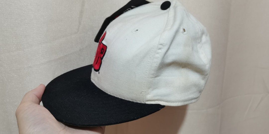 New Era Vintage Cap (Category: Caps & Hats) located in Indang. Submitted by capitenyo (Listing ID 1459768726, Image 2). Description: Original New Era Portland Trail blazers Vintage cap Size - 6 3/4 Fitted Materials - 100% Wool Color rate - 9/10 Condition - Brand New with hang tags Issues - needs wash, Needs Deep Cleaning, Needs inner brim replacement FIX PRICE NO MORE LAST PRICE GCASH Mode of Payment JNT door to door or LBC COP (Cash On Pick-up b