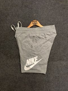 (Category: ) located in . Submitted by bsb.streetluxvintage.clothing (Listing ID 1459784419, Image 1). Description: .