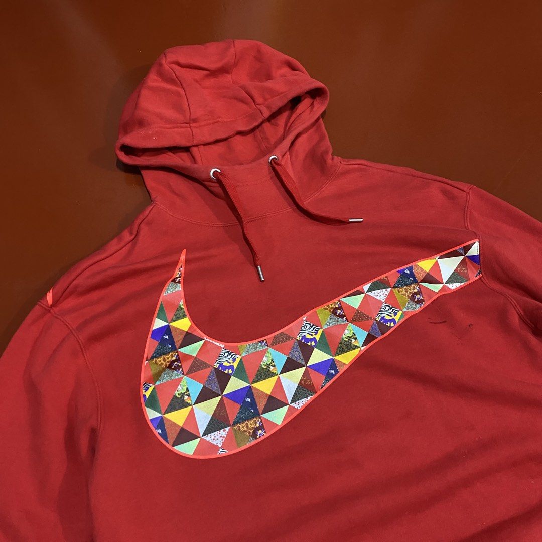 NIKE BIG SWOOSH HOODIE (Category: Coats, Jackets and Outerwear) located in Pasig City. Submitted by buzzthrifty (Listing ID 1459832304, Image 2). Description: SIZE M-L 22x30 EXCELLENT CONDITION NEEDS WASH LAST PIC .