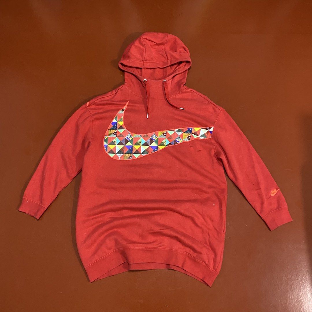 NIKE BIG SWOOSH HOODIE (Category: Coats, Jackets and Outerwear) located in Pasig City. Submitted by buzzthrifty (Listing ID 1459832304, Image 1). Description: SIZE M-L 22x30 EXCELLENT CONDITION NEEDS WASH LAST PIC .