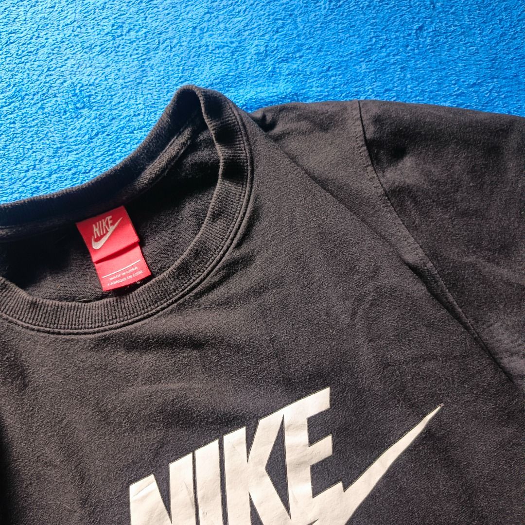 Nike Black Big Logo Sweatshirt (OFF) (Category: Coats, Jackets and Outerwear) located in Antipolo. Submitted by juliane_thrift-declutters (Listing ID 1459820463, Image 3). Description: Nike Black Big Logo Sweatshirt (OFF) Dimes: 24.5×20 Size: Small Best fit to XS and Small • No crack prints • Off brand • Incomplete Tags • Overall Condition: 8/10 * Color may vary due to lighting.
