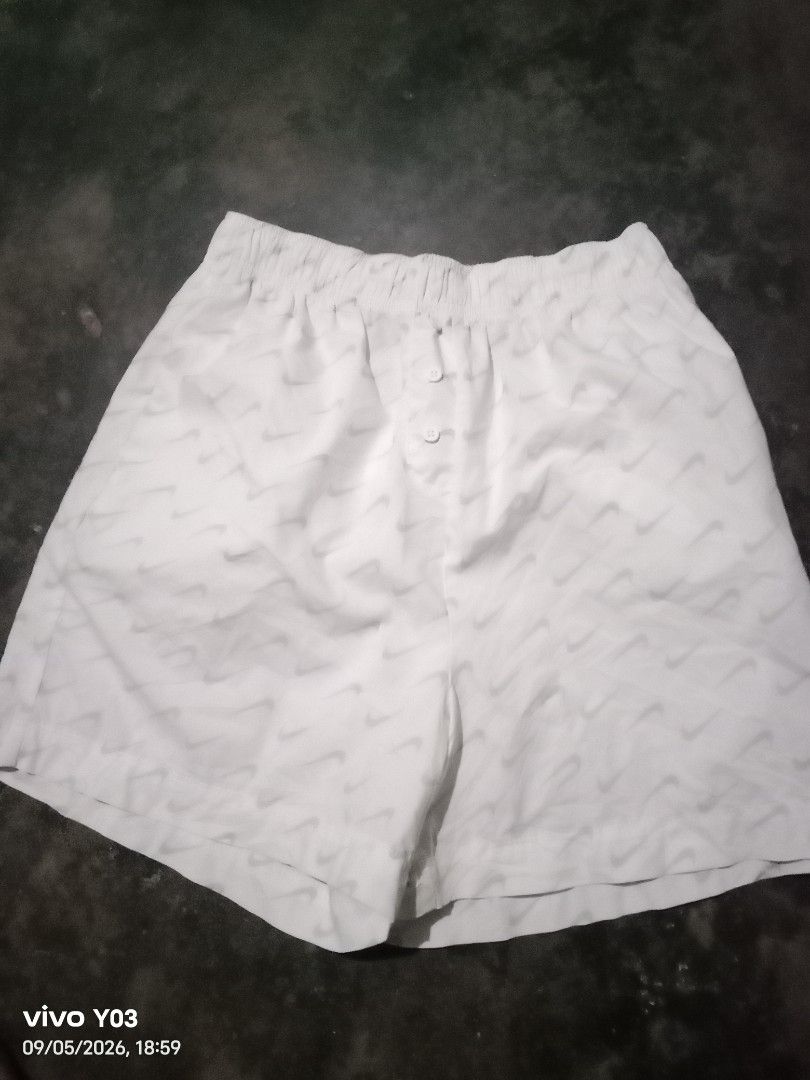 Nike Boxer Briefs White Swoosh Pattern Size S (Category: Underwear) located in Cabuyao City. Submitted by blake657 (Listing ID 1459805301, Image 1). Description: - White Nike boxer briefs - All-over subtle grey swoosh pattern - Elastic waistband with two button closure at the fly - Size S - Great for everyday wear.