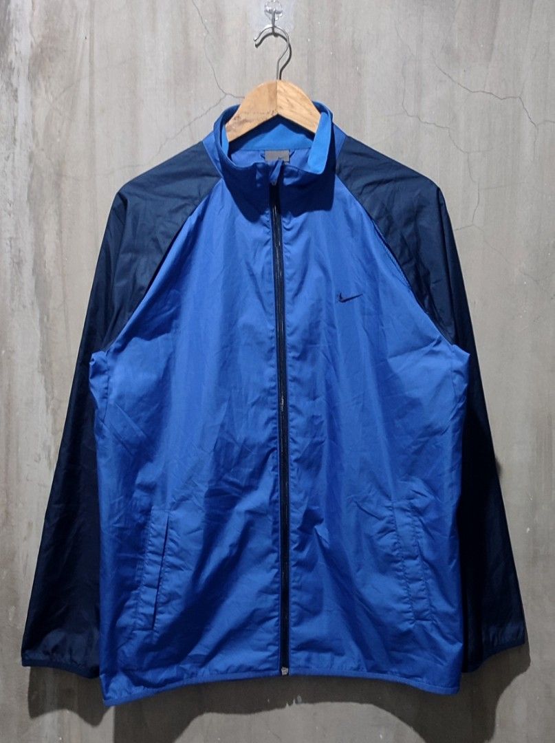Nike Clima-Fit Lightweight Fullzip Windbreaker Jacket (Category: Coats, Jackets and Outerwear) located in Solano. Submitted by johnpaulsanmiguel (Listing ID 1459853153, Image 1). Description: Nike Clima-Fit Lightweight Fullzip Windbreaker Jacket Size L Width 22 Length 28 Good excellent No flaws gusot lang 9.8/10 Authentic naman.