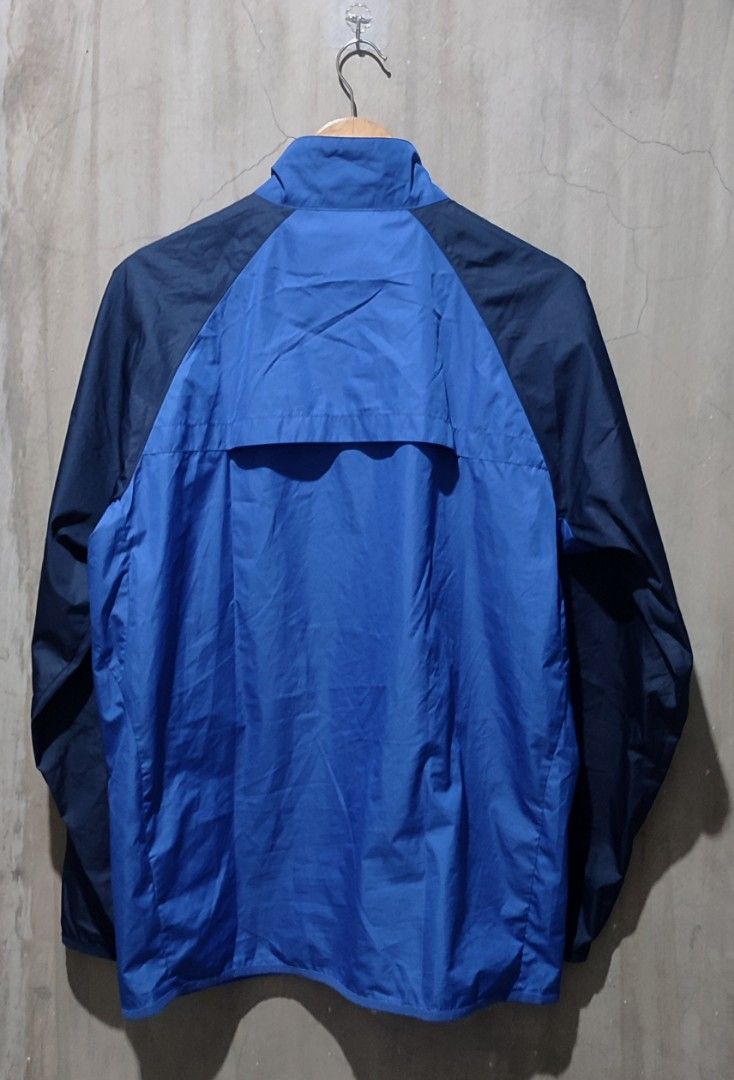 Nike Clima-Fit Lightweight Fullzip Windbreaker Jacket (Category: Coats, Jackets and Outerwear) located in Solano. Submitted by johnpaulsanmiguel (Listing ID 1459853153, Image 2). Description: Nike Clima-Fit Lightweight Fullzip Windbreaker Jacket Size L Width 22 Length 28 Good excellent No flaws gusot lang 9.8/10 Authentic naman.