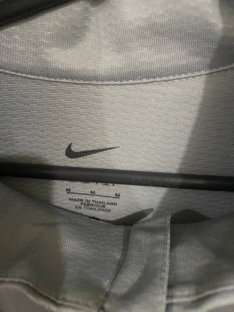 Nike Hoodie (Category: Luxury Apparel) located in Davao. Submitted by jiansantos.preloveditems (Listing ID 1459869405, Image 2). Description: .