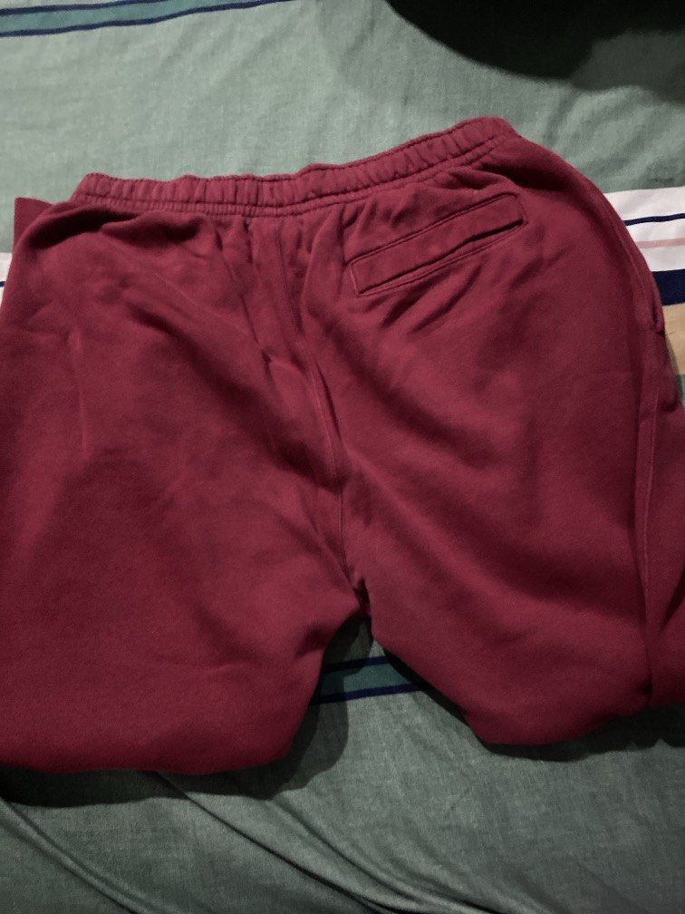 Nike joggers (Category: Joggers) located in Manila. Submitted by gamewaresuppliesco. (Listing ID 1459754710, Image 2). Description: Nike vintage joggers Unisex.