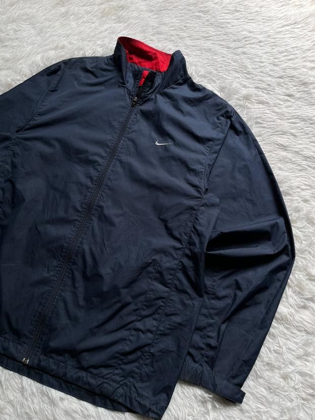 Nike navyblue windnreaker (Category: Coats, Jackets and Outerwear) located in Manila. Submitted by love_micha0831 (Listing ID 1459881089, Image 3). Description: PM FOR MORE DETAILS ‼️ NO ISSUE ‼️ MOP: GCASH 💲 MOD : JNT/LALAMOVE 🛵 LOC: METROMANILA VALENZUELA 📍.