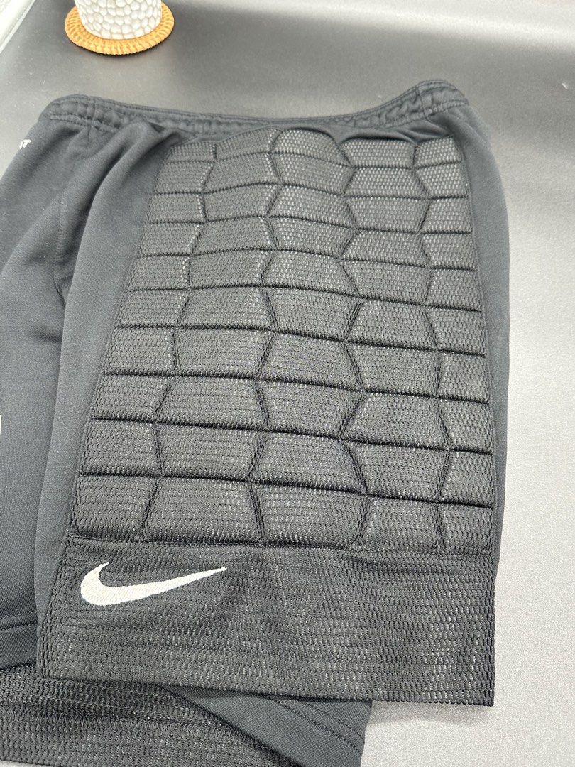 Nike Padded Shorts (Category: Activewear) located in Baguio. Submitted by .daryl (Listing ID 1459821758, Image 2). Description: 30-32 waist 17 length .