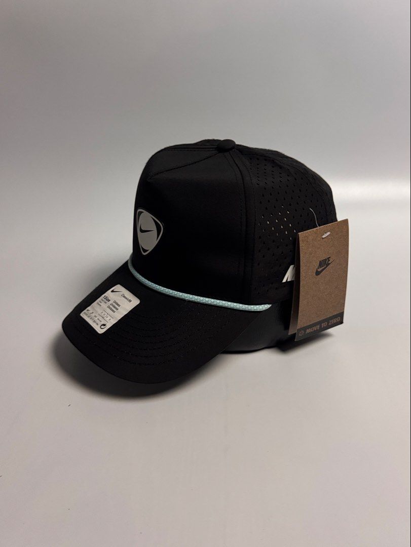 Nike pro unstructured Golf cap (Category: Caps & Hats) located in San Narciso. Submitted by gotgood.garments (Listing ID 1459823754, Image 1). Description: Size osfm .