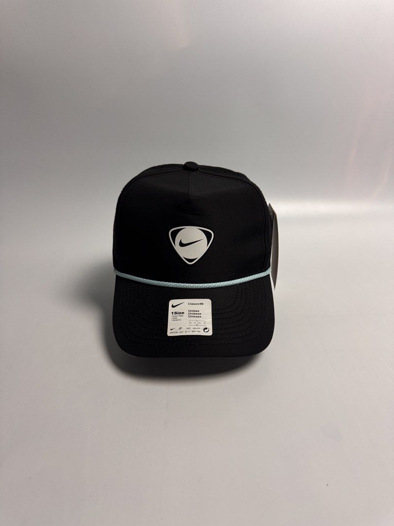 Nike pro unstructured Golf cap (Category: Caps & Hats) located in San Narciso. Submitted by gotgood.garments (Listing ID 1459823754, Image 2). Description: Size osfm .