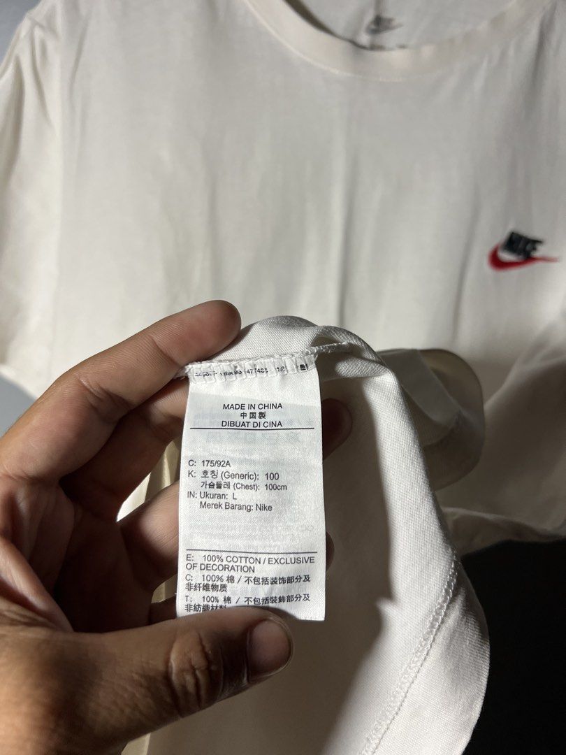 NIKE SIDE SHOOSH (Category: Tshirts & Polo Shirts ) located in Panabo. Submitted by lloydskiee_ni_bai (Listing ID 1459724818, Image 3). Description: ▪️DIMES: W21 x L27.5 ▪️EXCELLENT CONDITION: 9/10 ▪️COLOR RATE: 9/10 ▪️ISSUE: ❌.