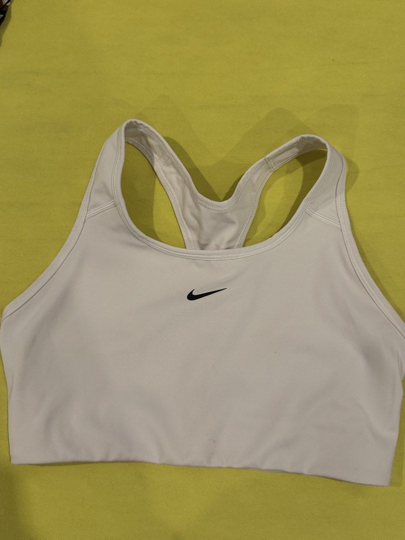 Nike Sports Bra Size L (Category: Activewear) located in Paranaque City. Submitted by lexi.mnl (Listing ID 1459861119, Image 1). Description: - Brand: Nike - Type: Sports Bra - Size: L - Material (Body & Lining): 82% Polyester, 18% Spandex - Material (Hem): 49% Polyester, 20% Nylon, 25% Rubber - Ideal for: Workouts and athletic activities.