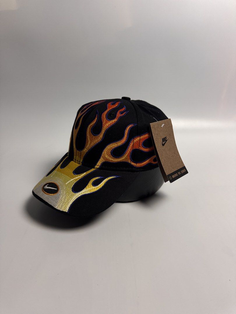 Nike structured OG Flame Club cap (Category: Caps & Hats) located in San Narciso. Submitted by gotgood.garments (Listing ID 1459823468, Image 1). Description: Size: OSFM .