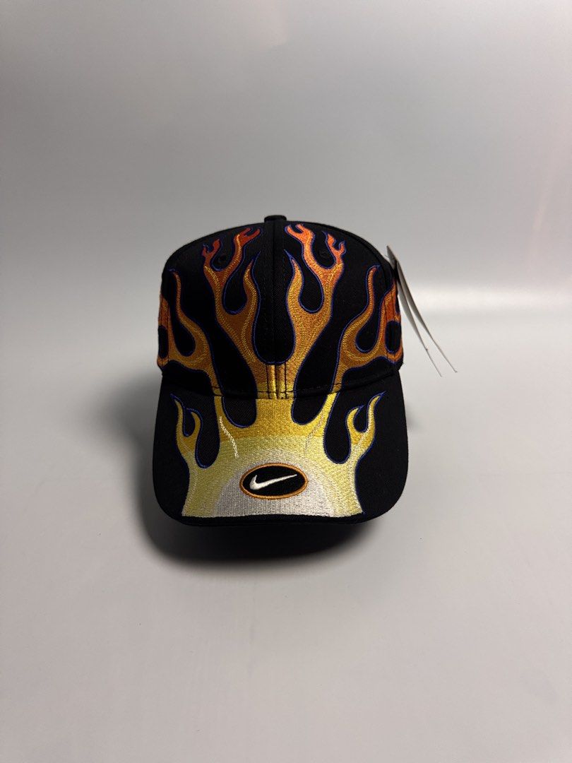 Nike structured OG Flame Club cap (Category: Caps & Hats) located in San Narciso. Submitted by gotgood.garments (Listing ID 1459823468, Image 2). Description: Size: OSFM .