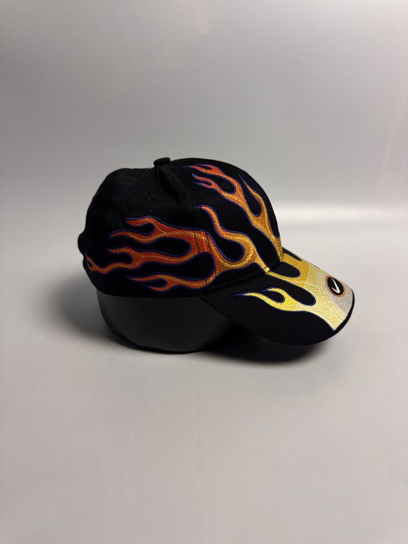 Nike structured OG Flame Club cap (Category: Caps & Hats) located in San Narciso. Submitted by gotgood.garments (Listing ID 1459823468, Image 3). Description: Size: OSFM .
