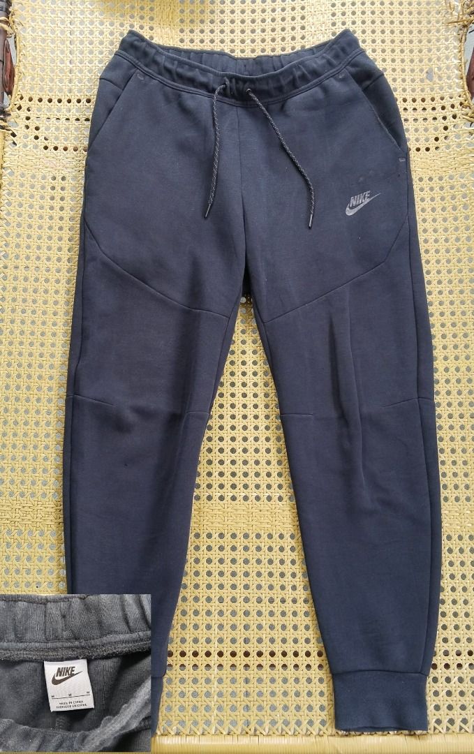 Nike Tech Fleece joggers ( Black ) (Category: Joggers) located in Tagum. Submitted by oliverosagusila (Listing ID 1459736333, Image 1). Description: 🧥 PRELOVED NIKE Jogger 🧥 NOTE: NOT UKAY-UKAY — PERSONAL ITEM RFS: Tumaba na kasi ako hehehe 😅 ✨ Condition: ✅ Size Medium ✅ Used less than 5x only ✅ Good condition & very presentable ✅ Original color — Slightly Faded ✅ Well-maintained ✅ No major issues 📍 Location: Tagum City, Davao del Norte 💳 Mo