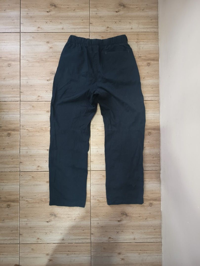 Nike Tech Pack Cargo Pants Dark Blue (Category: Joggers) located in Bago City. Submitted by nebg0699-24715 (Listing ID 1459898942, Image 2). Description: - Nike Tech Pack cargo pants - Elastic waistband with buckle closure - Embroidered Nike Swoosh logo on front - Smaller Swoosh detail on leg - Back pocket - Comfortable fit for everyday wear -Excellent condition -Small -30-32 waist -38.5 lenght + shipping 📩.