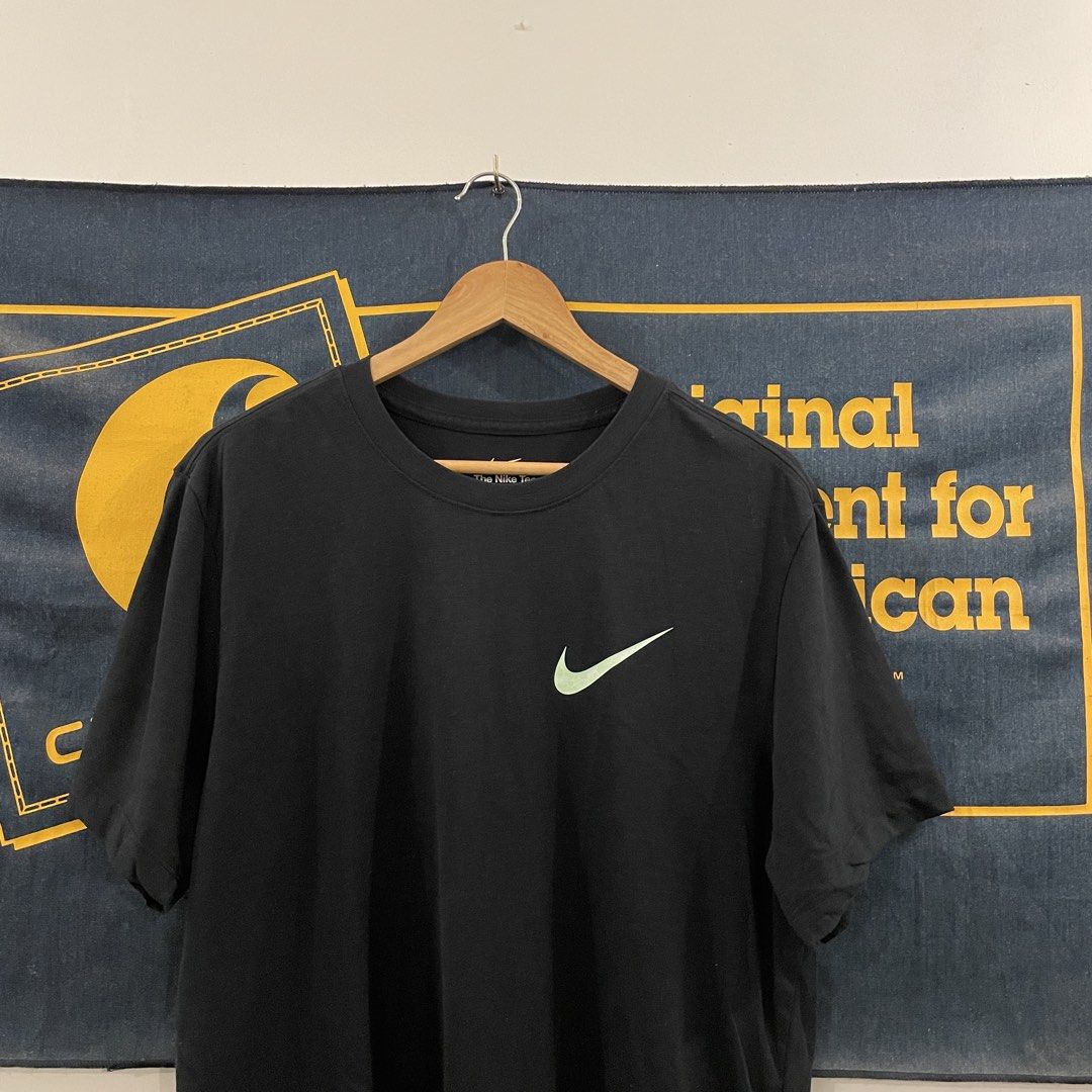 Nike Tee (Category: Tshirts & Polo Shirts ) located in Goa. Submitted by jackedstuff (Listing ID 1459833978, Image 2). Description: No issues XL 28 length 22 width.