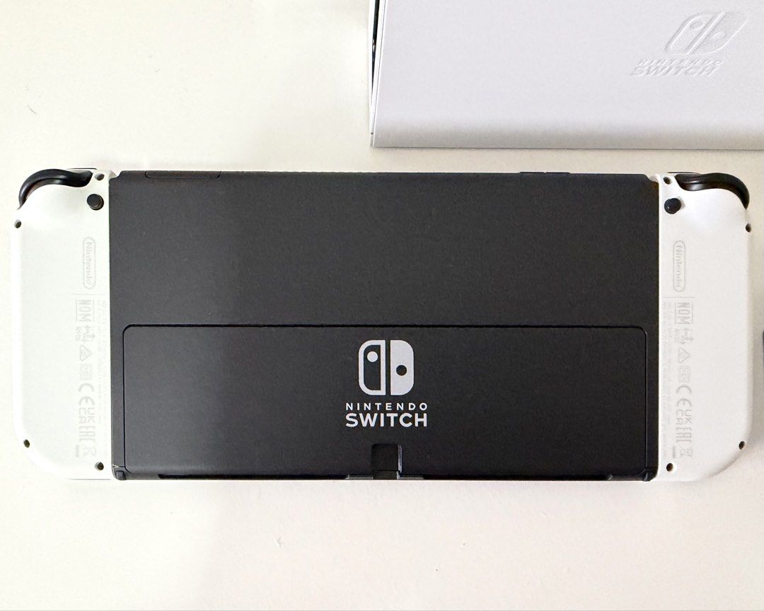 Nintendo Switch OLED Bundle | 3 Games + Spigen Pouch + Display Cover ...
