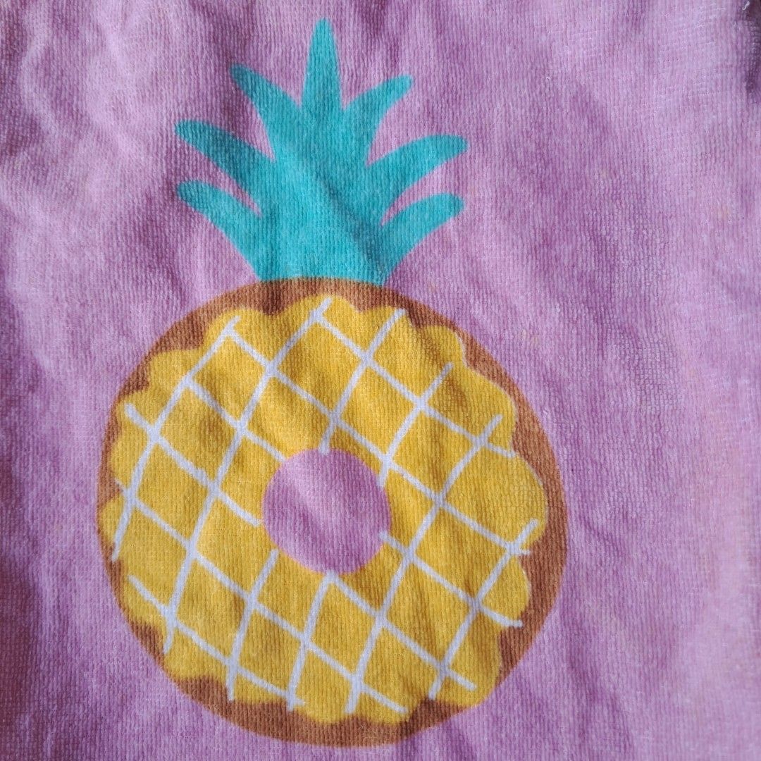 No Brand pineapple drawstring beach towel backpack (Category: Backpacks) located in Digos. Submitted by richcaliforniaclothingstore (Listing ID 1459700630, Image 3). Description: 📌Manage your expectations this is not brandnew 📦We ship nationwide via J&T Express (no COD❌️) 📍Location: Lim Extension Digos City Davao Del Sur (besides camillian sister) 📝Lay-away terms available 🎥 We offer video calls for transparency so you can personally inspect