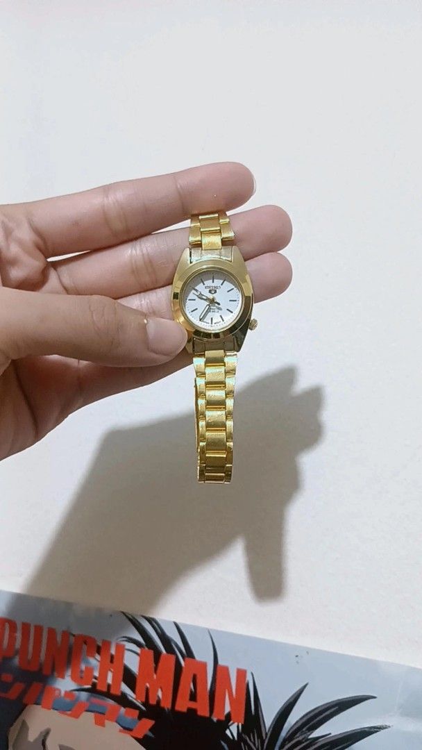 Non-tarnish Automatic Ladies Watch (Category: Women's Watches) located in Manila. Submitted by george_yna (Listing ID 1459803963, Image 2). Description: MORE STOCKS AVAILABLE Great for bulk giveaways, upcoming exchange gifts, or for resellers !! 🎁✨️ ​Price Options: ☆ ​Mine: ₱ 199 ☆ ​Grab : ₱ 250 ☆ Open for nego on bulk orders ​Details: ☆ ​Non-tarnish material ☆ ​Battery included & ready to wear ☆ ​No box included ​📍 Metro Manila 📩 PM to order 