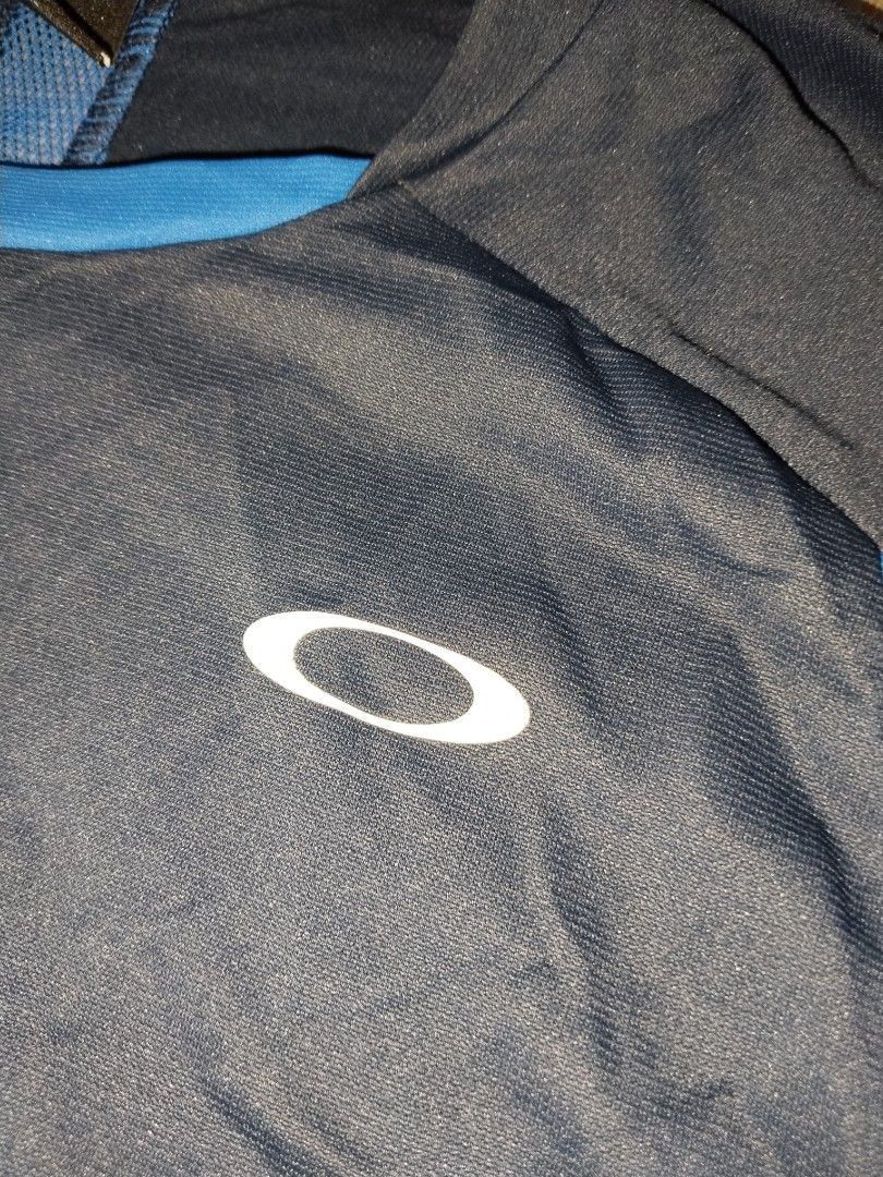 Oakley Performance Dry Fit Tshirt (Category: Tshirts & Polo Shirts ) located in Mandaue City. Submitted by chaseandchast (Listing ID 1459895366, Image 3). Description: Oakley Performance Dry Fit Tshirt Large Width - 21 Length - 27 Excellent to new condition No issue plus shipping fee.