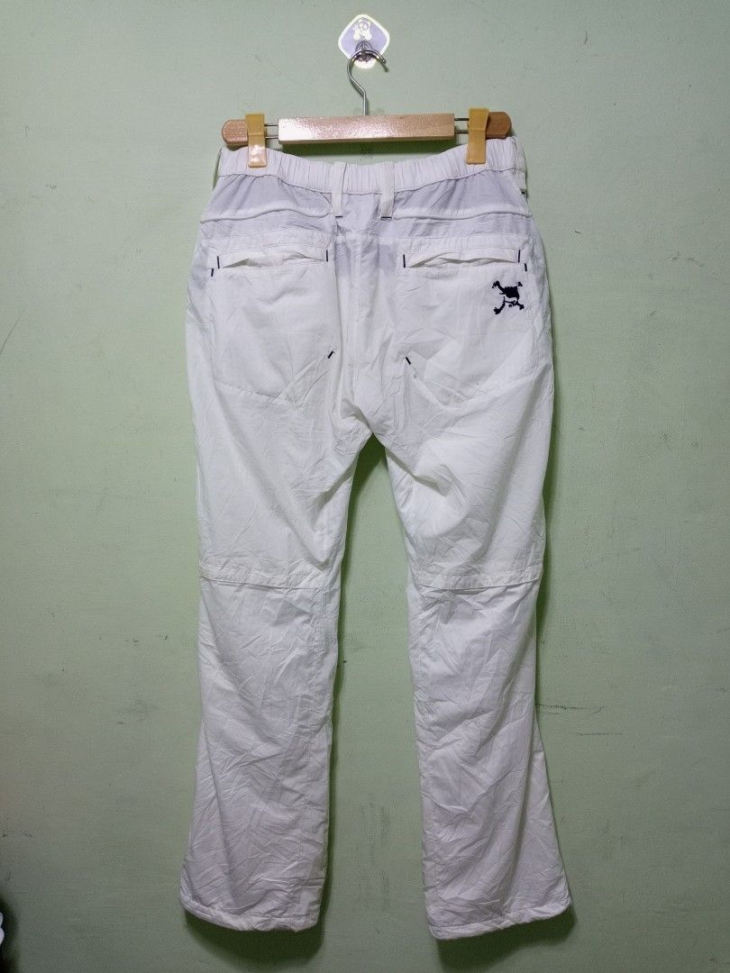 Oakley White Ski Snowboard Pants (Category: Other Bottoms) located in Manila. Submitted by onewikstraight (Listing ID 1459885386, Image 3). Description: OAKLEY EXCELLENT CONDITION SIZE MED 32 TO 36W PM 📨📥 1800+sf.