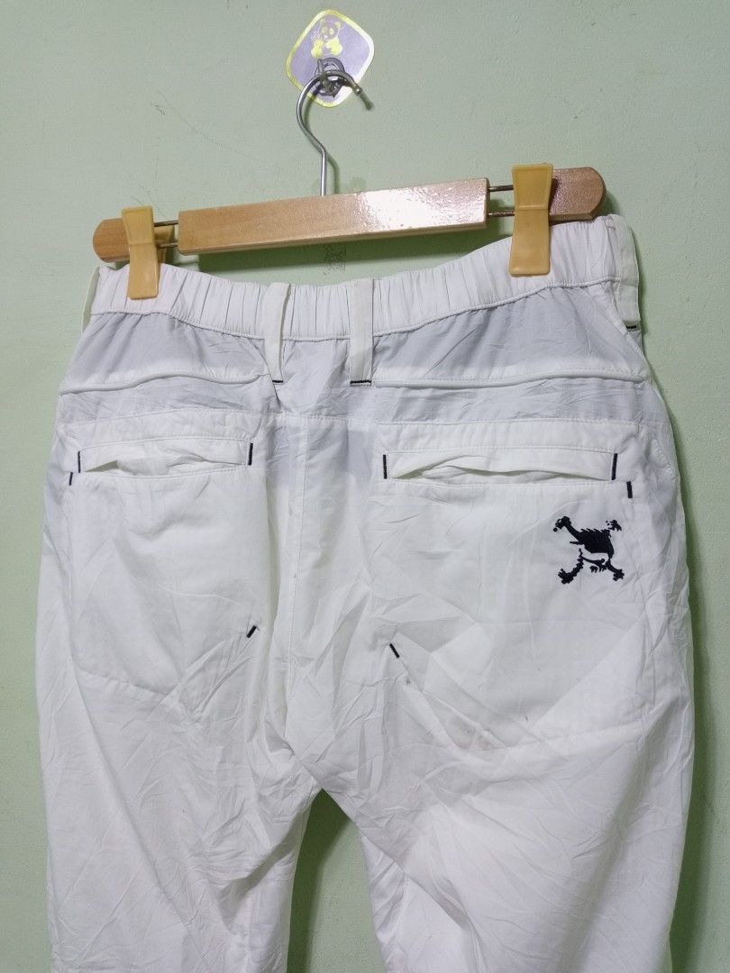 Oakley White Ski Snowboard Pants (Category: Other Bottoms) located in Manila. Submitted by onewikstraight (Listing ID 1459885386, Image 2). Description: OAKLEY EXCELLENT CONDITION SIZE MED 32 TO 36W PM 📨📥 1800+sf.