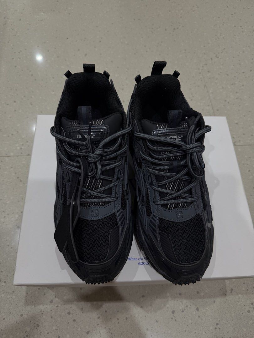 Off-White Be Right Back (Category: Casual Shoes) located in Davao. Submitted by longyaponj36710 (Listing ID 1459850153, Image 2). Description: Used Once Complete inclusions Size EU 40 / US 7 Wide sizing ( I'm size usually size 9 or 9.5).
