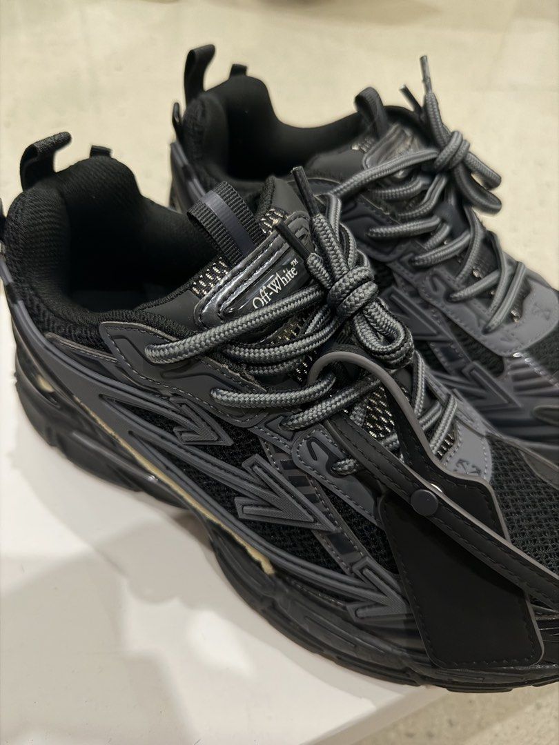 Off-White Be Right Back (Category: Casual Shoes) located in Davao. Submitted by longyaponj36710 (Listing ID 1459850153, Image 3). Description: Used Once Complete inclusions Size EU 40 / US 7 Wide sizing ( I'm size usually size 9 or 9.5).