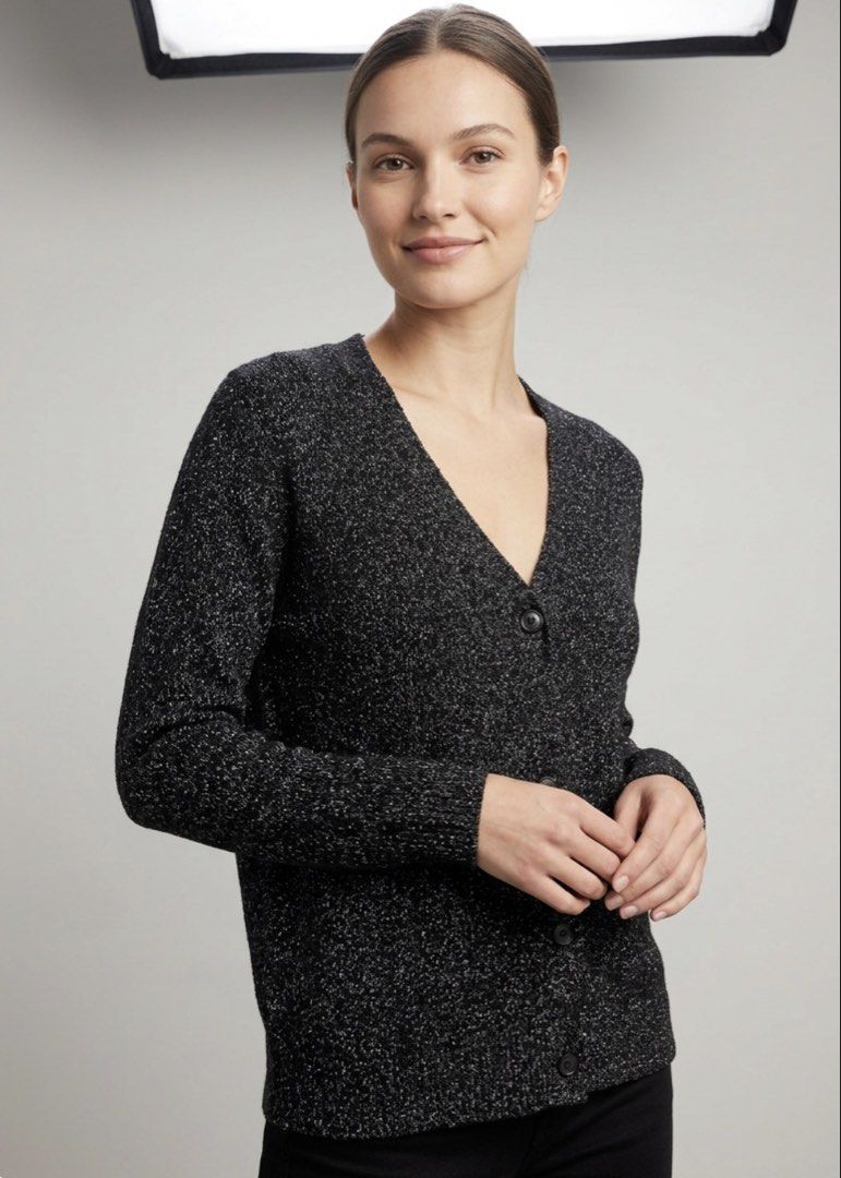 PAYDAY SALE! Old Navy Knitted Gray Cardigan (Category: Others Tops) located in Manila. Submitted by jhcollections (Listing ID 1459696797, Image 1). Description: Old Navy Knitted Gray Cardigan - XS on label but can fit upto medium - complete buttons - actual photos posted - j&t/grab/lalamove.
