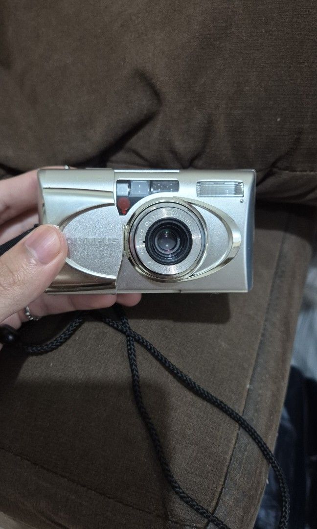 Olympus Mju V Metal (Stylus Select 105) (Category: Cameras) located in Manila. Submitted by duanecalaw25915 (Listing ID 1459716095, Image 2). Description: Olympus Mju V Metal (Stylus Select 105) rare. The last luxury point-and-shoot camera Olympus made. Minty clean body and lens. Works perfectly, tested with batteries. Honest issue: fading lcd screen, will absolutely not affect images..