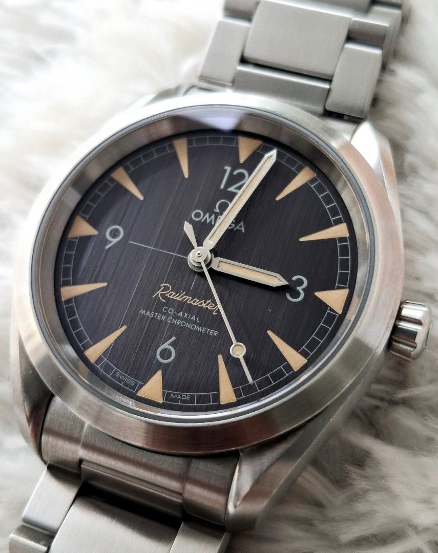 Omega Railmaster Co-Axial Master (Category: Luxury Watches) located in Antipolo. Submitted by 48watches (Listing ID 1459693990, Image 3). Description: Available❗️❗️❗️ OMEGA RAILMASTER GREY DIAL PRICE : 177,000 REF : 220.10.40.20.01.001 SIZE : 39MM MOVEMENT : AUTOMATIC CAL 8806 CONDITION : 9/10 INCLUSION : WATCH / BOX / HANG TAG / CARD / MANUAL.