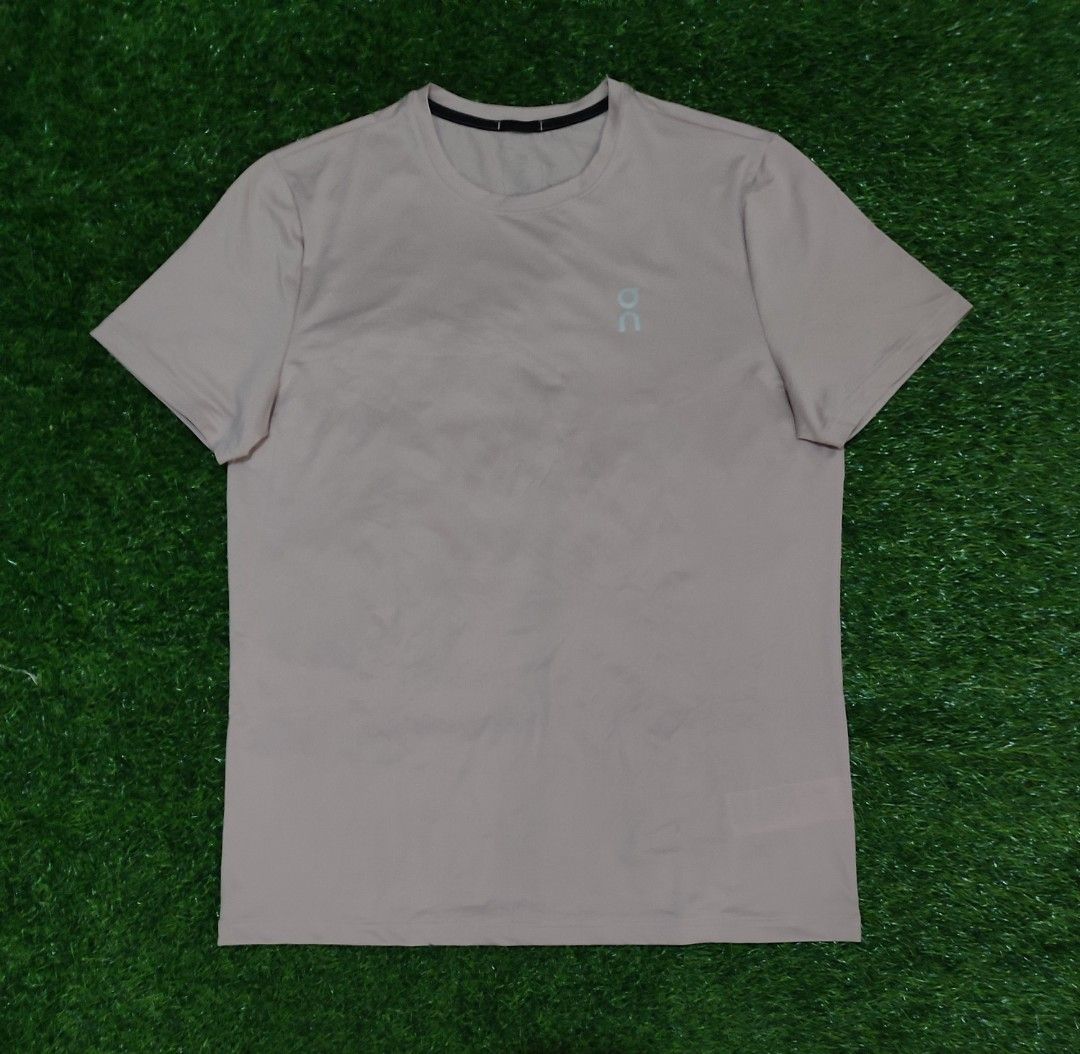 ON CLOUD CORE-T (Category: Tshirts & Polo Shirts ) located in Cebu City. Submitted by deadjay84 (Listing ID 1459802672, Image 1). Description: ON CLOUD CORE-T Medium on tag 100% AUTHENTIC 20.5W X 28L LIKE NEW PLS SEE PHOTOS FOR DETAILS ADD SHIPPING CEBU LOC.