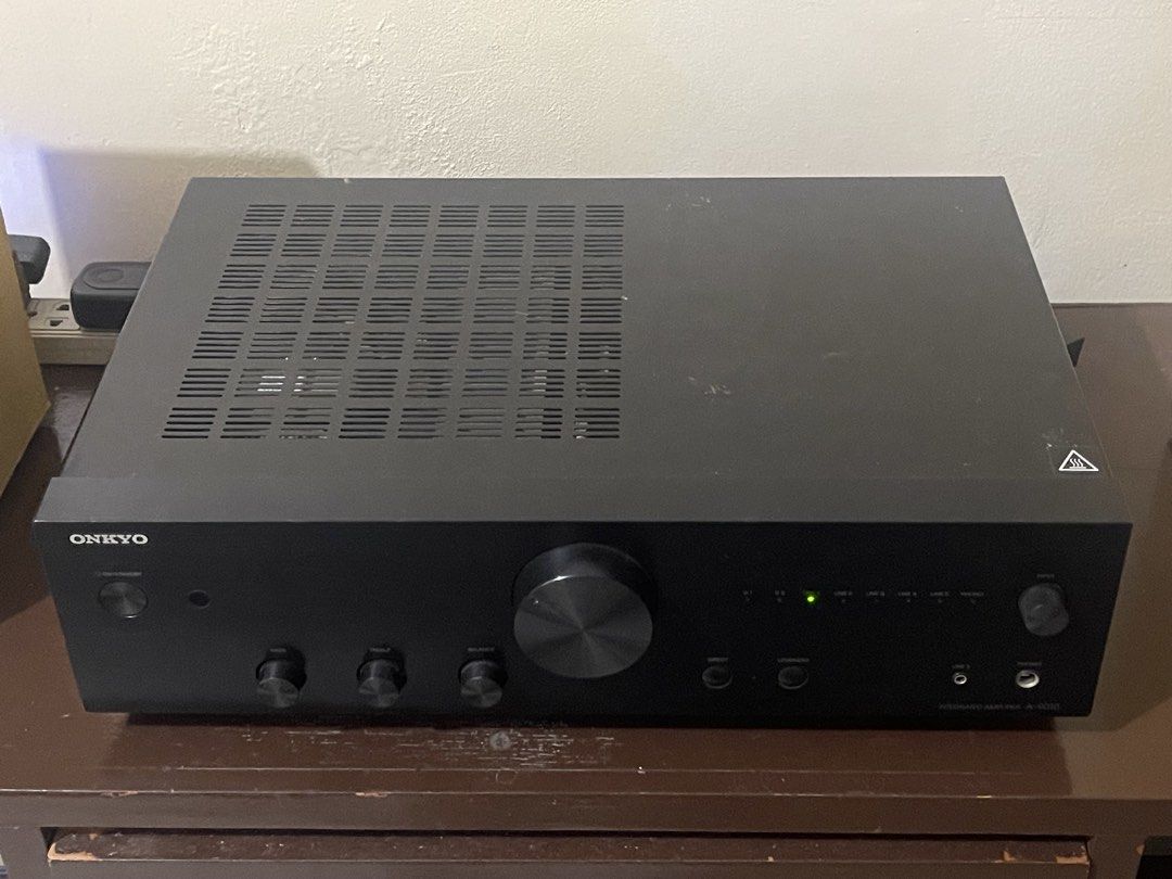 Onkyo A-9010 Integrated Amplifier (Category: Soundbars, Speakers & Amplifiers) located in Malolos. Submitted by quickbird_9adf59 (Listing ID 1459721345, Image 2). Description: - Onkyo A-900 Integrated Amplifier - Sleek Black Finish - Controls: Volume, Bass, Treble, Balance - Multiple Input Options (including Phono) - Front Headphone Jack - Perfect for your home audio setup - Tested and confirmed working.
