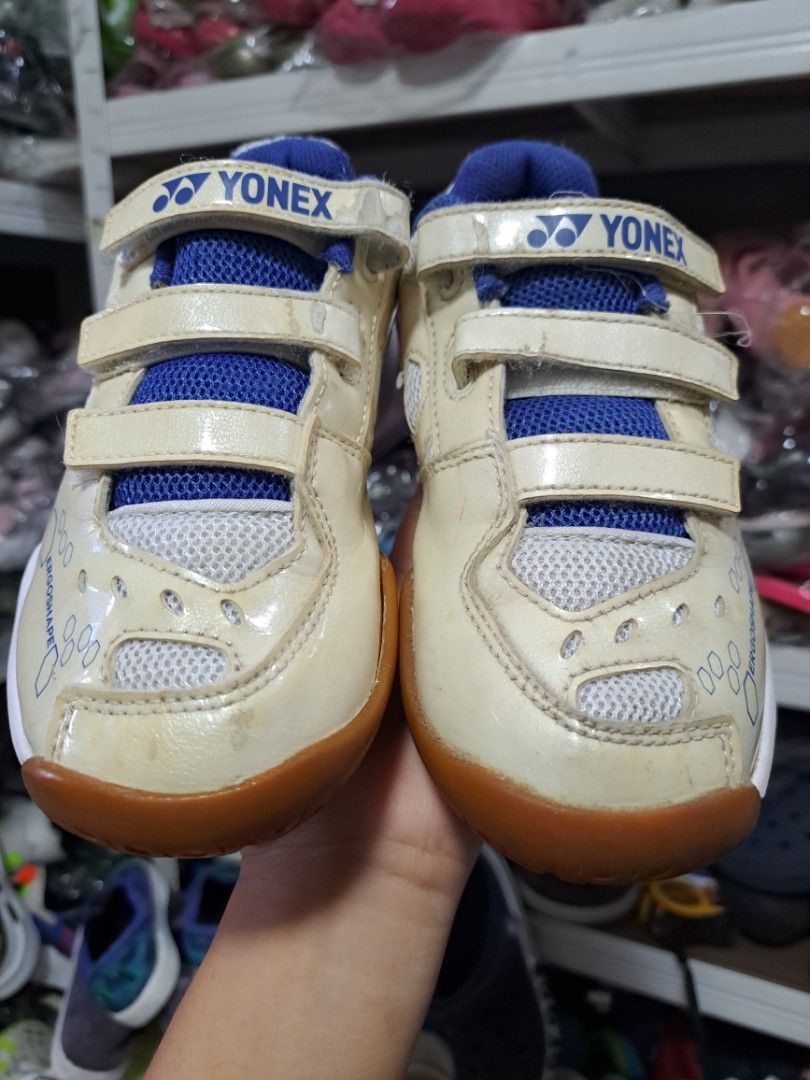 OORIGINAL YONEX FOR KID (Category: Babies & Kids Fashion) located in Quezon City. Submitted by kimlynandaya (Listing ID 1459736337, Image 3). Description: ORIGINAL YONEX FOR KID US:2 UK:1 EUR:34 CM:20.