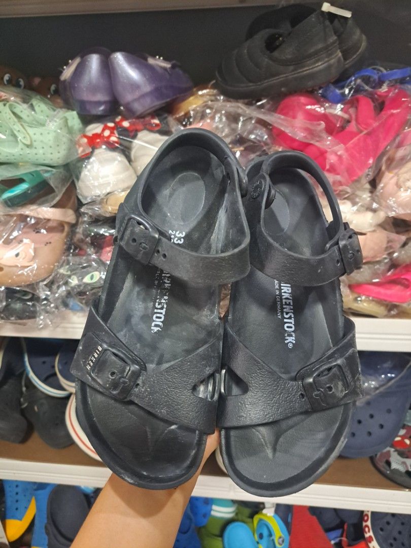 ORIGINAL BIRKENSTOCK SANDALS FOR KID (Category: Flats & Sandals) located in Quezon City. Submitted by kimlynandaya (Listing ID 1459755648, Image 1). Description: ORIGINAL BIRKENSTOCK SANDALS FOR KID cm:20 .