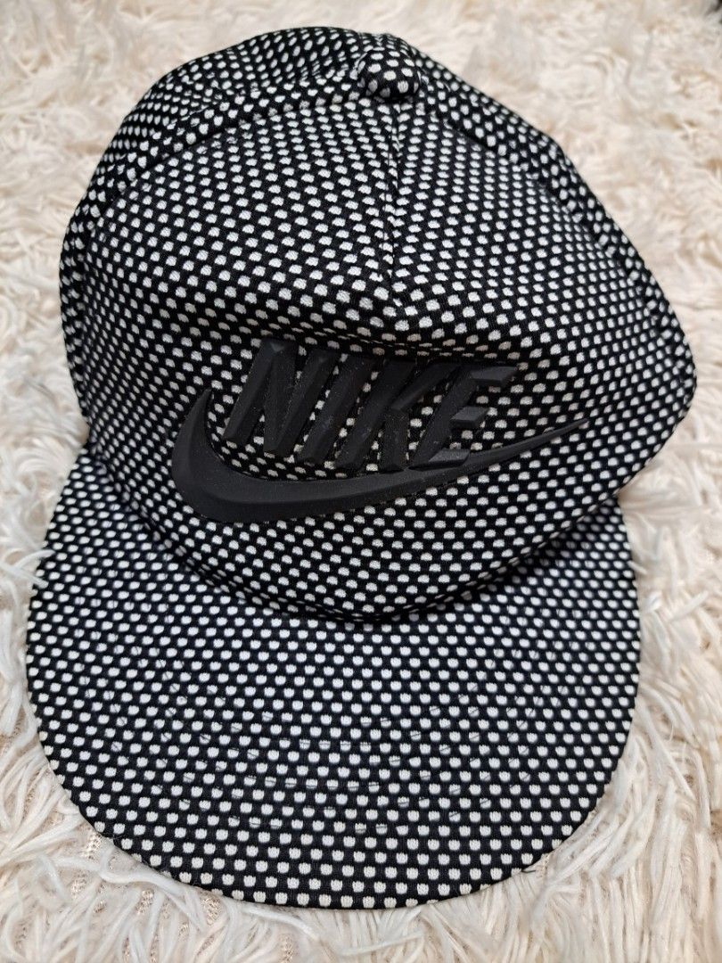 ORIGINAL CAPS (Category: Caps & Hats) located in Quezon City. Submitted by kimlynandaya (Listing ID 1459797971, Image 3). Description: ORIGINAL MLB CAPS 1ST PRICE:380 SIZE:S-M BRAND:ADIDAS 2ND PRICE:100 SIZE:S-M BRAND:NOT ORIG NIKE 3RD PRICE:399 SIZE:S-M BRAND:PVCA 4TH PRICE:100 SIZE:S-M BRAND:COSMIC ROBOT 5TH PRICE:50 SIZE:S-M BRAND:Not orig nike 6TH PRICE:50 SIZE:S-M BRAND:NOT ORIG NIKE.